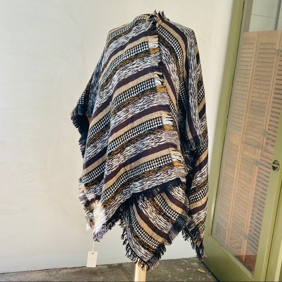 Lucky Brand Poncho - Picture 1 of 8